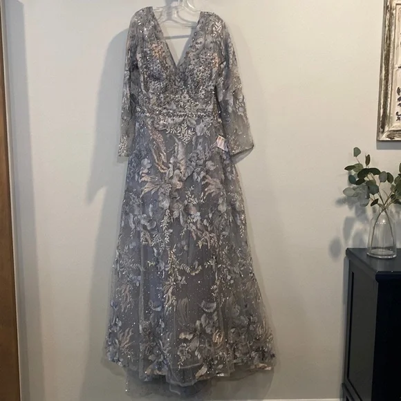 Mac Duggal Long Sleeve Beaded Appliqué Gown [Size: 16] Style #20214 - Picture 2 of 16